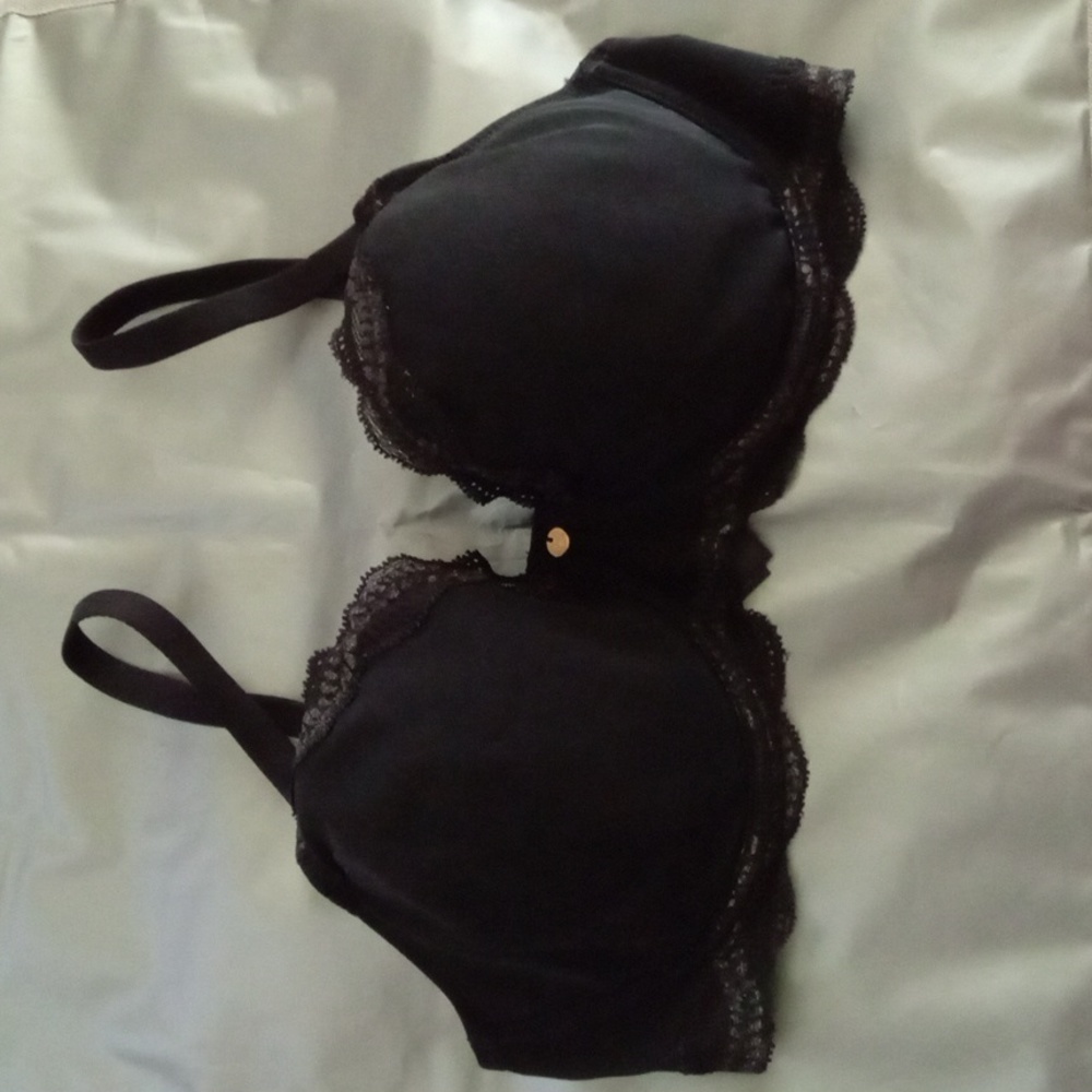 Black Lace trim Natori Bra